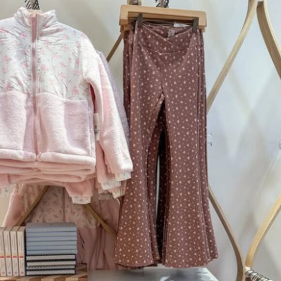 Altar'd State Brown All Set Floral Flare Leggings NEW - Picture 3 of 5